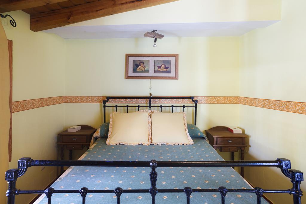 Penzion La Casa Del Tio Venancio Caracenilla Pokoj fotografie